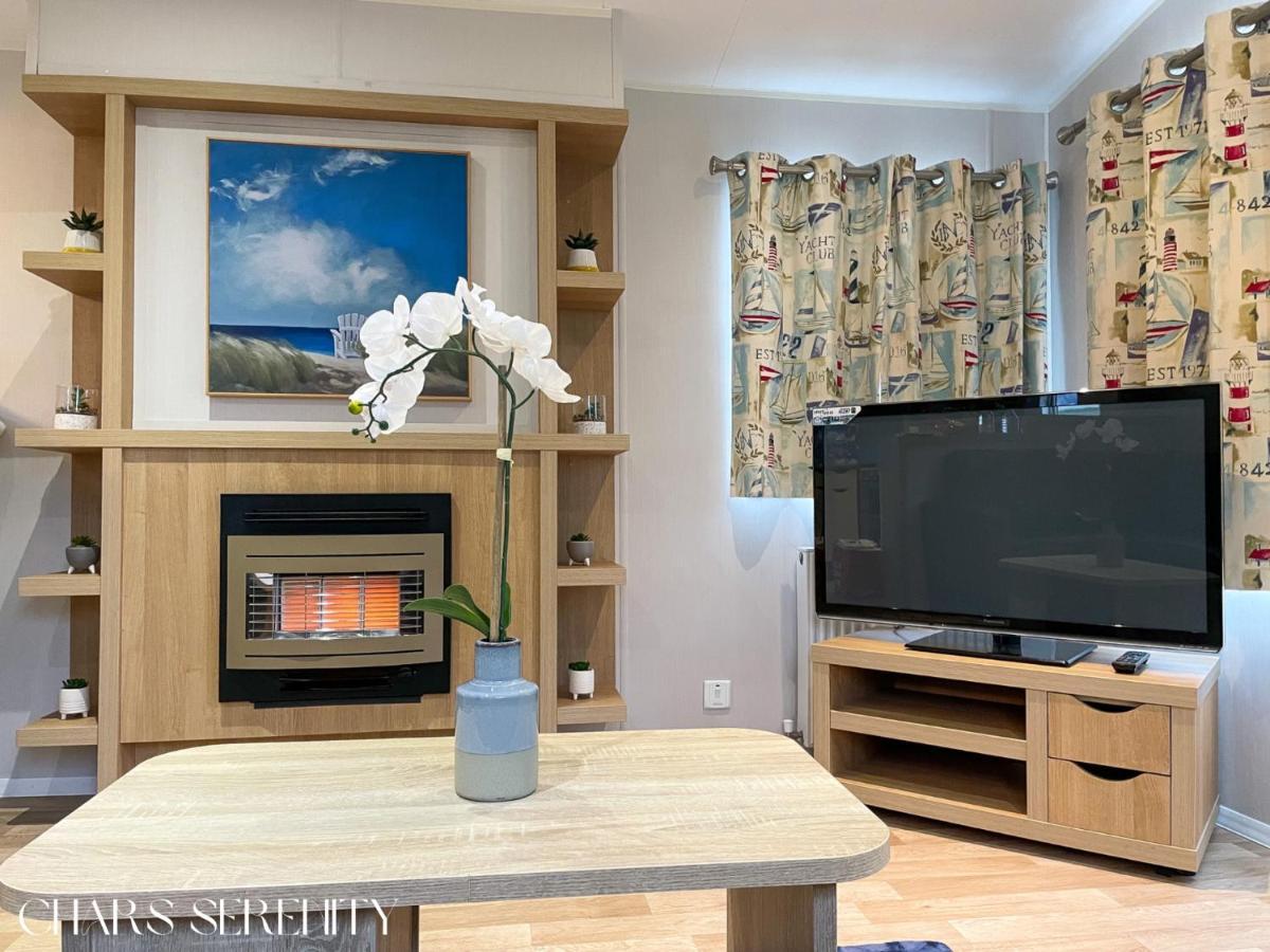 Lovely Holiday Home At Lyons Caravan Park! Prestatyn Zewnętrze zdjęcie
